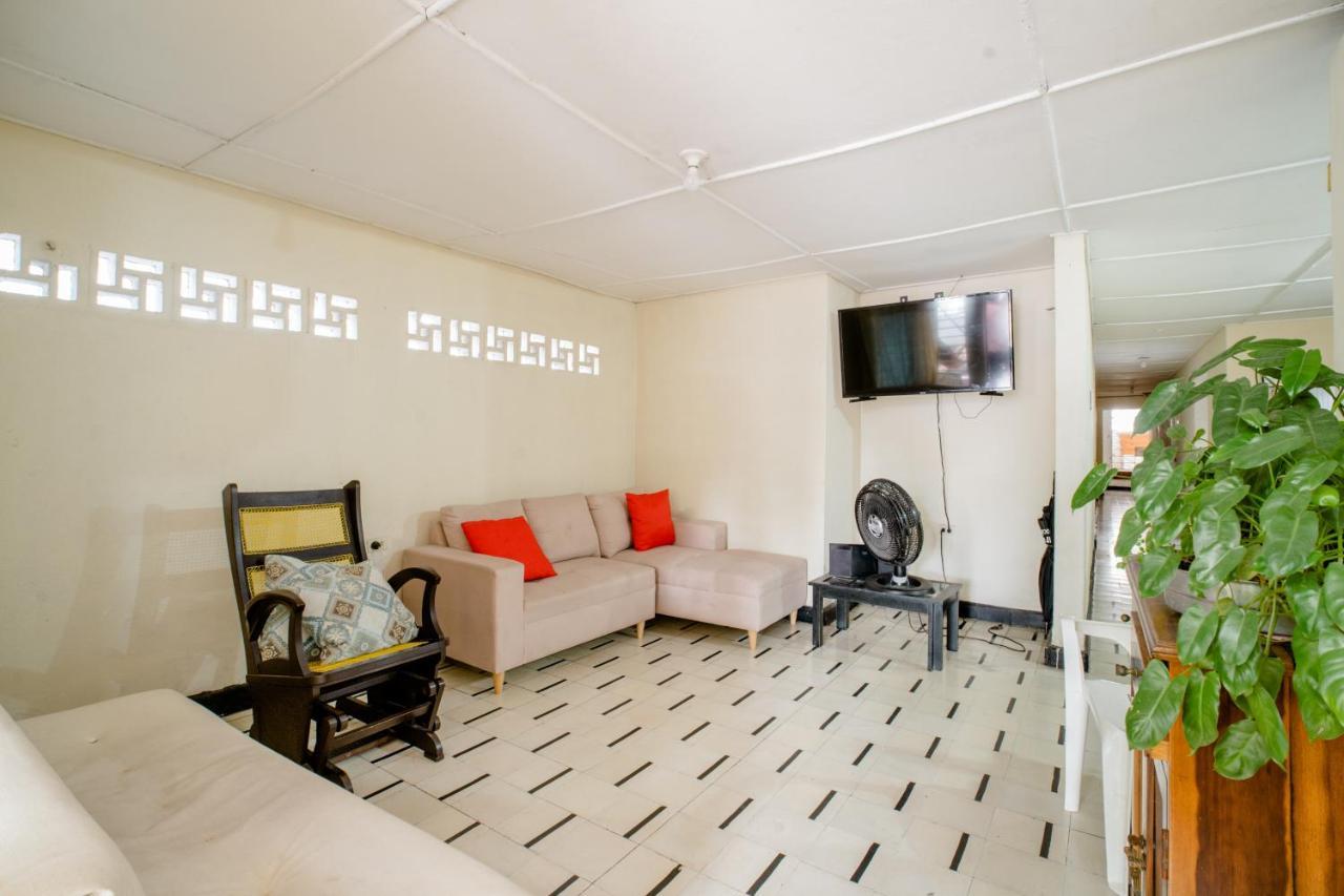 Habitacion Privada En Casa De Mis Padres バランキージャ エクステリア 写真